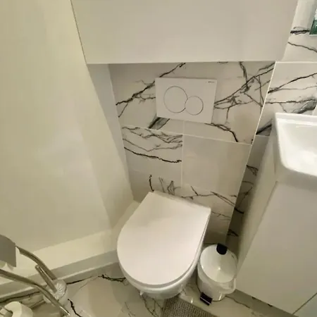 Moderne Au Coeur Du 8e Appartamento Parigi